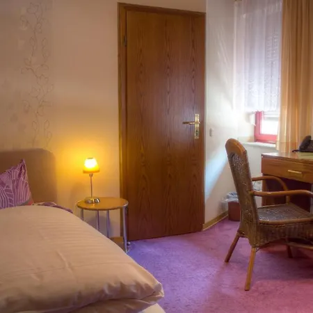 Hotel & Restaurant Arnoldusklause 3*
