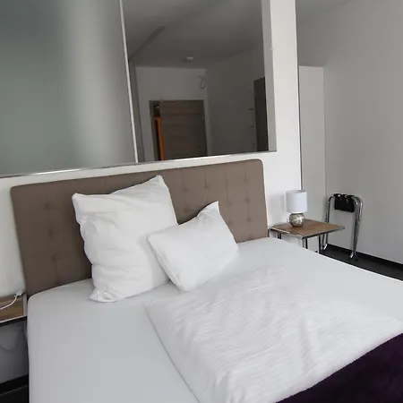 & Restaurant Arnoldusklause Hotell Düren - Eifel