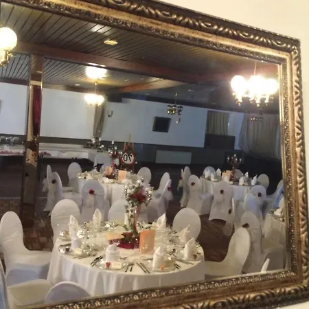 호텔 & Restaurant Arnoldusklause