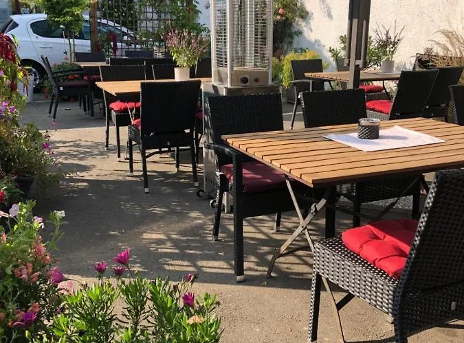 & Restaurant Arnoldusklause Otel Düren - Eifel