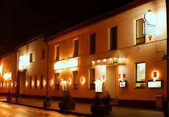 & Restaurant Arnoldusklause מלון